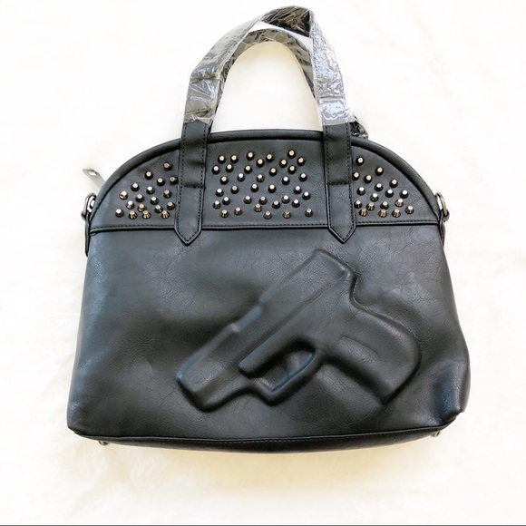 FAUX LEATHER RIVETED GUN DESIGN HANDBAG BLACK - Picture 2 of 6